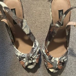 shoe mint floral heels sz 6.5 never worn